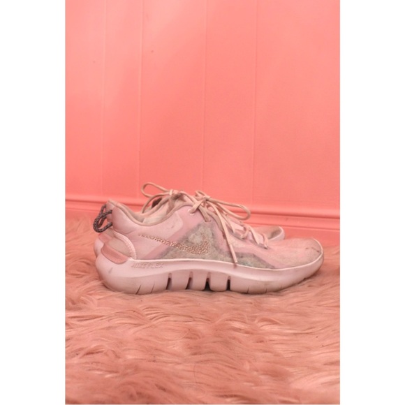 NIKE Flex Run Pink Athletic Shoes - Picture 1 of 7